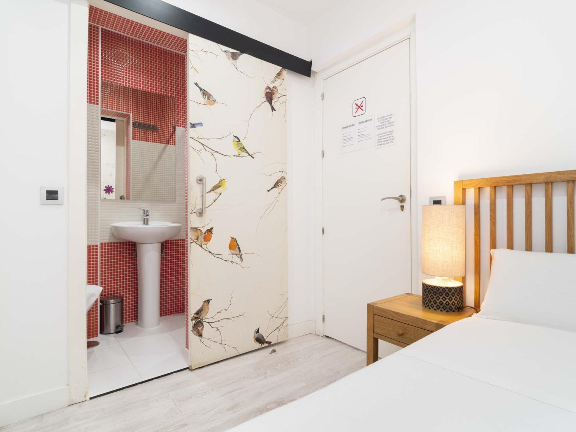 Pension Foster Madrid Bagian luar foto