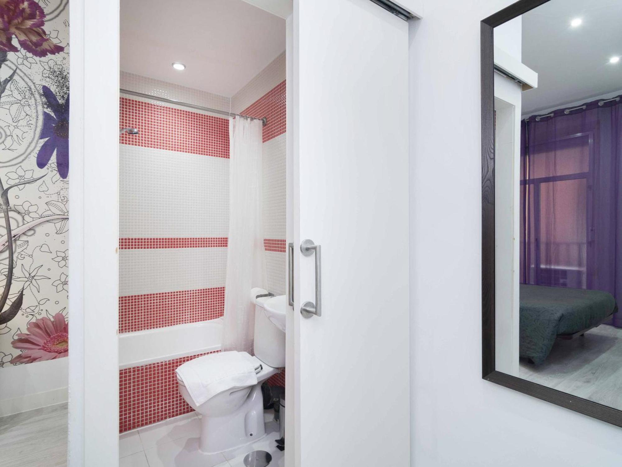 Pension Foster Madrid Bagian luar foto
