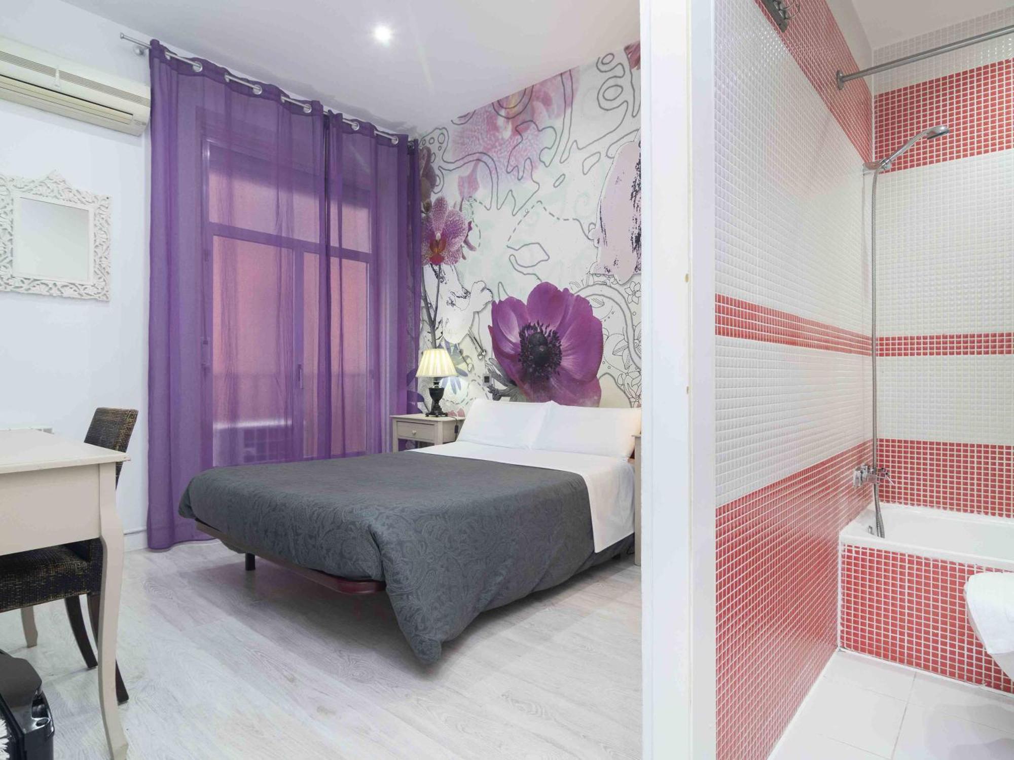 Pension Foster Madrid Bagian luar foto